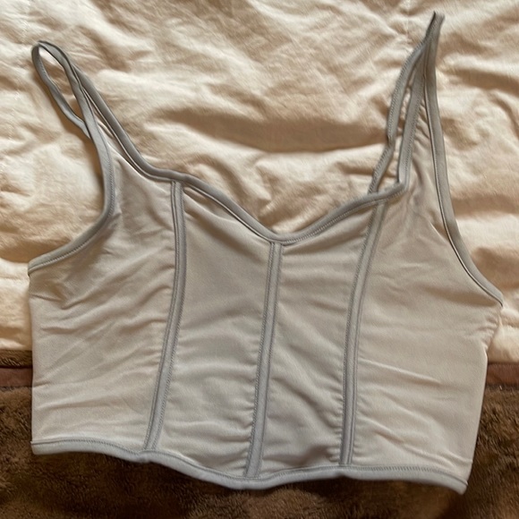 Crop 🔝 - Picture 1 of 3